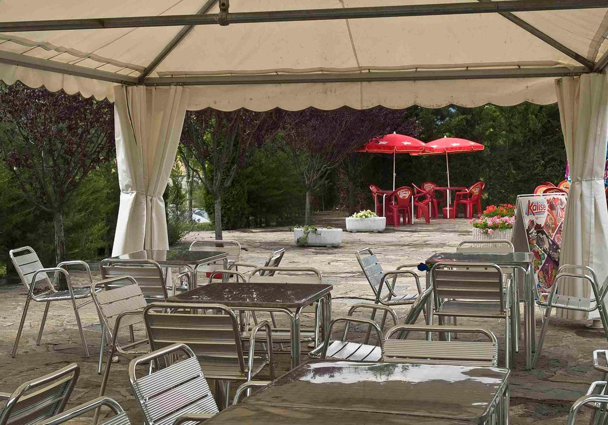 Camping Valle De Tena Sabiñánigo Zewnętrze zdjęcie