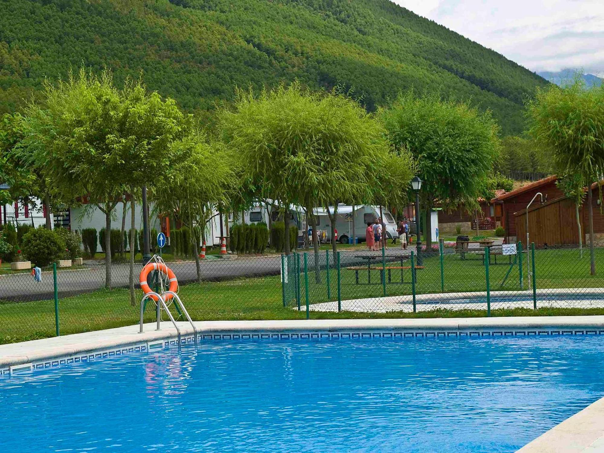 Camping Valle De Tena Sabiñánigo Zewnętrze zdjęcie