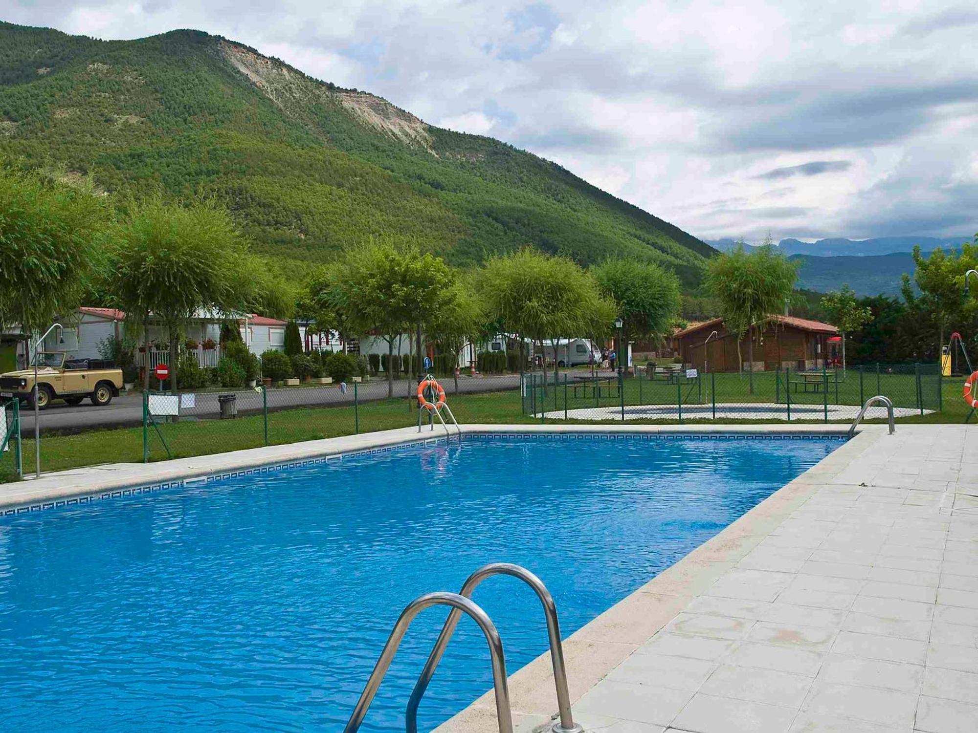 Camping Valle De Tena Sabiñánigo Zewnętrze zdjęcie